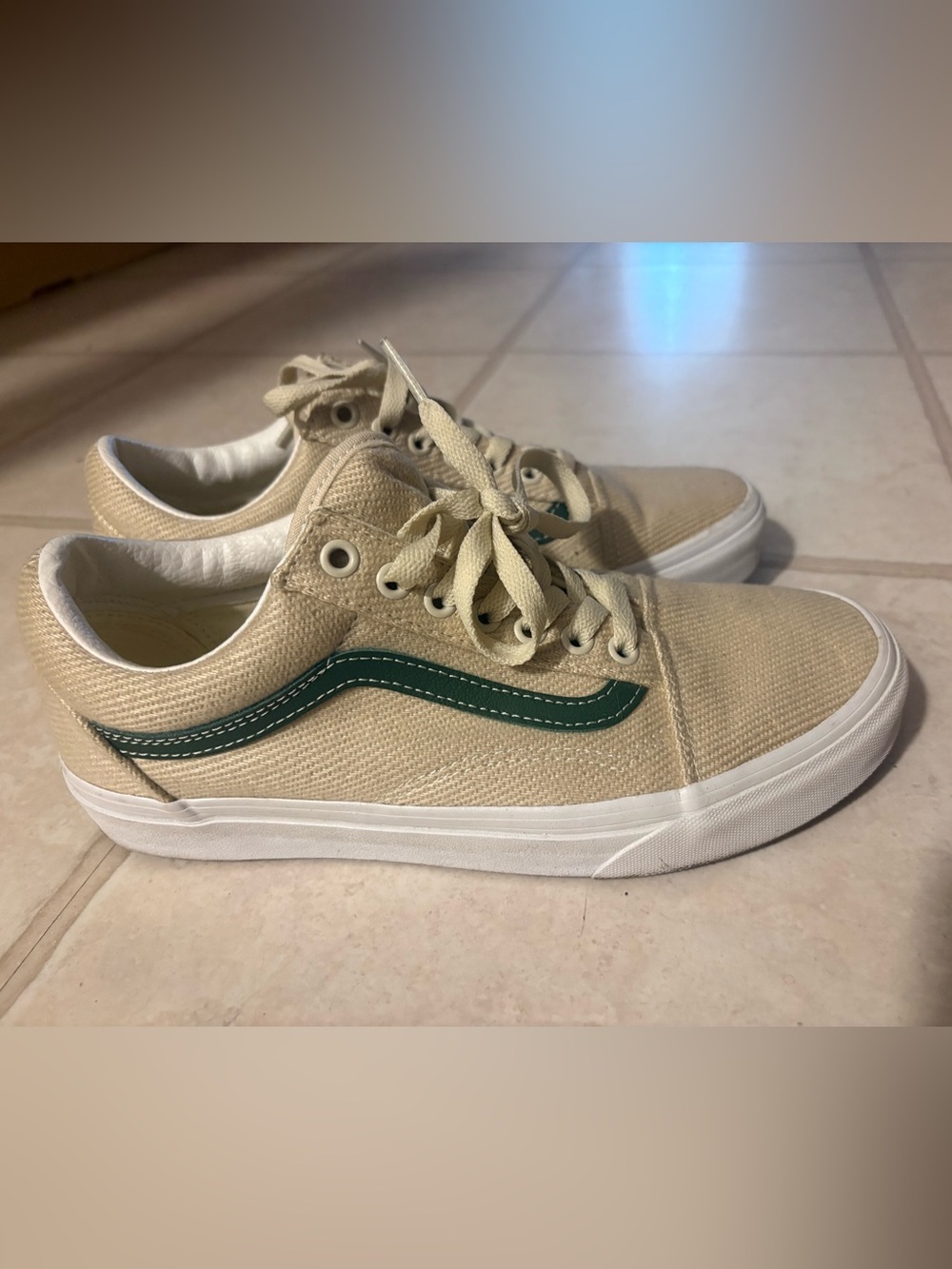 Vans Canvas Skate Shoe in Beige with Green Accent women’s 9 men’s 7.5